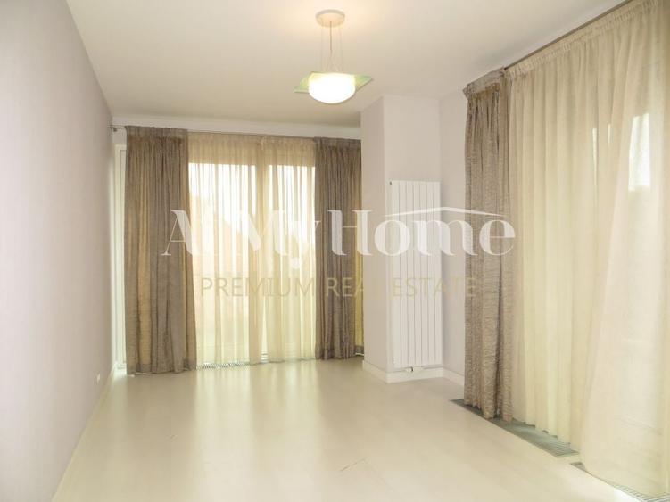 Apartament cu 4 camere decomandat, mobilat în Capitale