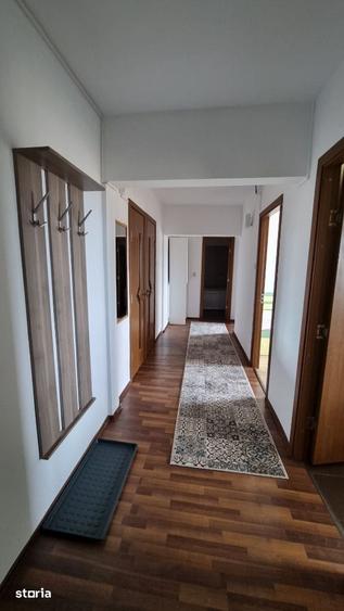 Apartament cu 3 camere decomandat, mobilat în Valea Cetății