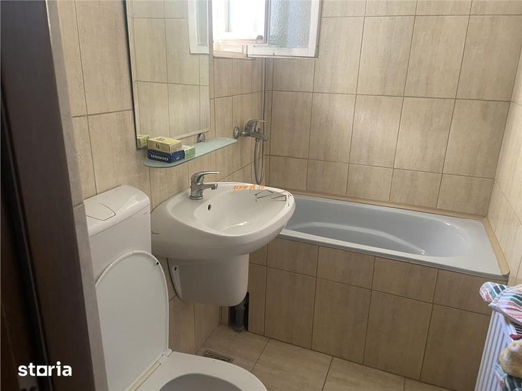 Apartament cu 4 camere nedecomandat în Sud