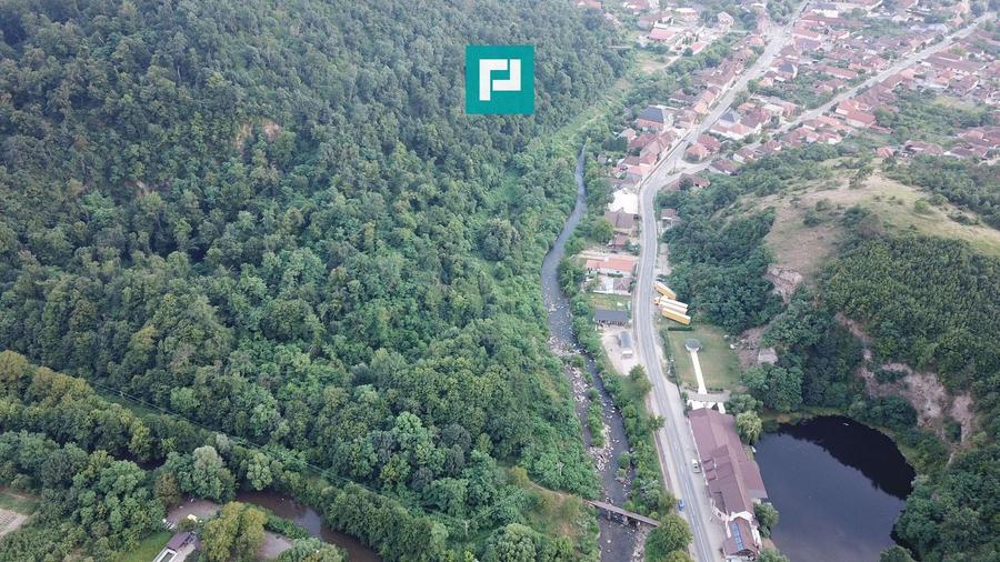 Teren Construcții intravilan de 13861 mp, în Est