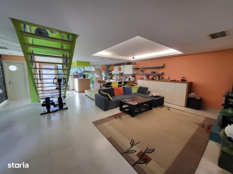 Casă cu 4 camere în Odăile