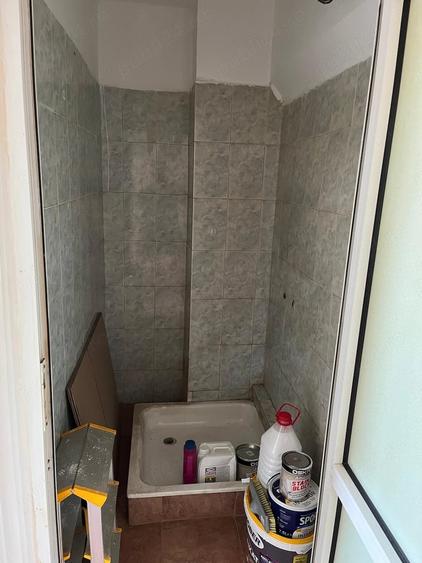 Apartament cu 4 camere decomandat în CET