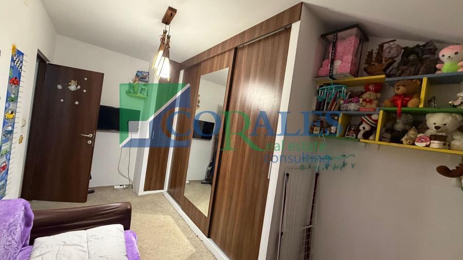 Apartament cu 3 camere semidecomandat, mobilat în Simion Bărnuțiu