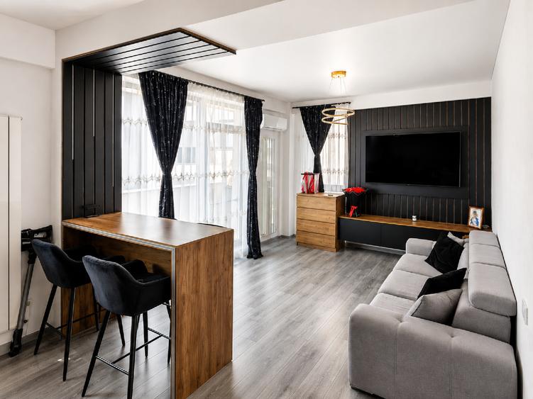 Apartament cu 2 camere semidecomandat, mobilat în Central