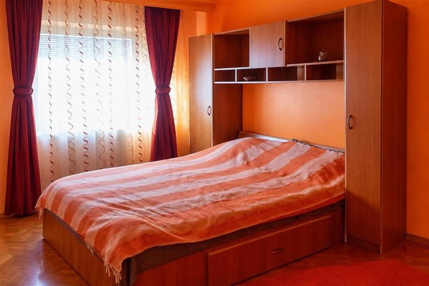 Apartament cu 2 camere decomandat în Vasile Aaron