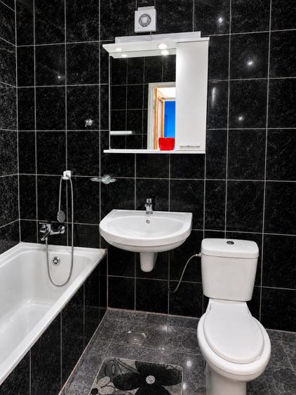 Apartament cu 3 camere decomandat, mobilat în Rahova