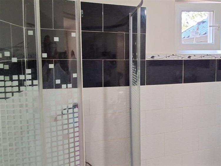 Casă individuală cu 3 camere cu Teren 582 Mp în Aeroport