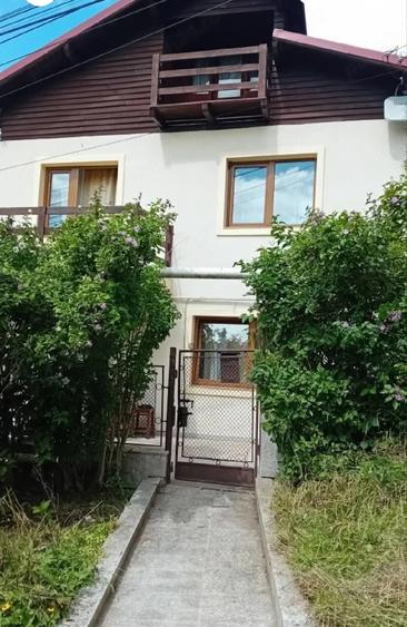 Casă cu Teren 451 Mp în Central