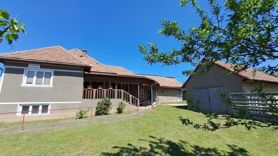 Casă individuală cu 4 camere cu Teren 1700 Mp în Crăciunelu de Jos