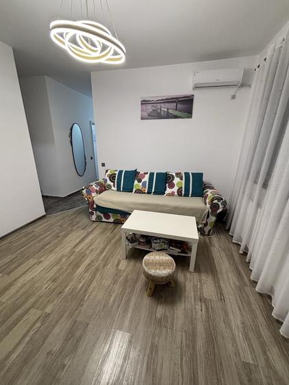 Apartament cu 2 camere decomandat în 1 Mai