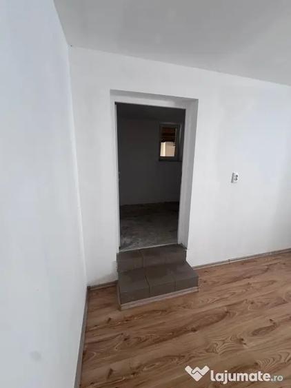 Casă cu 5 camere în Central