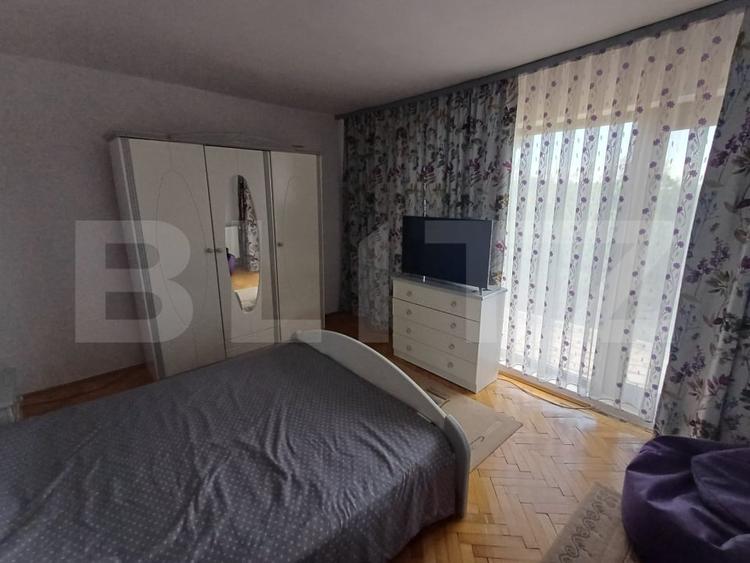 Casă individuală cu 6 camere cu Teren 2420 Mp în Exterior Vest
