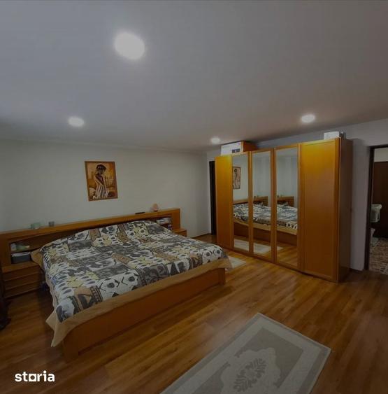 Casă cu 7 camere cu Teren 960 Mp în Câmpineanca