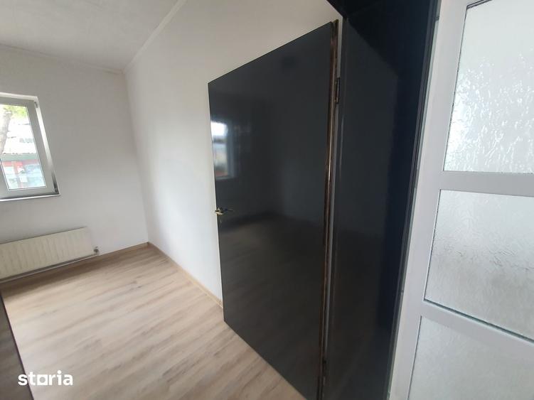 Casă cu 7 camere cu Teren 650 Mp în Limanu