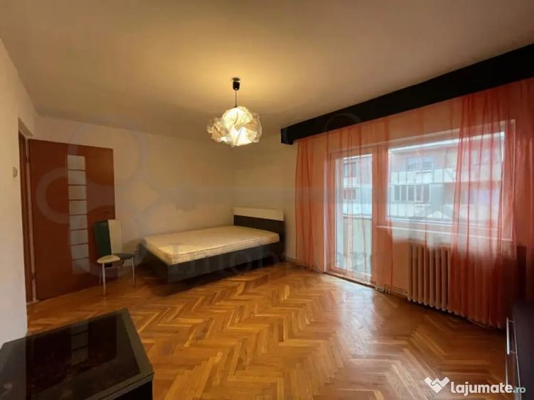 Apartament cu 3 camere decomandat în Mărăști