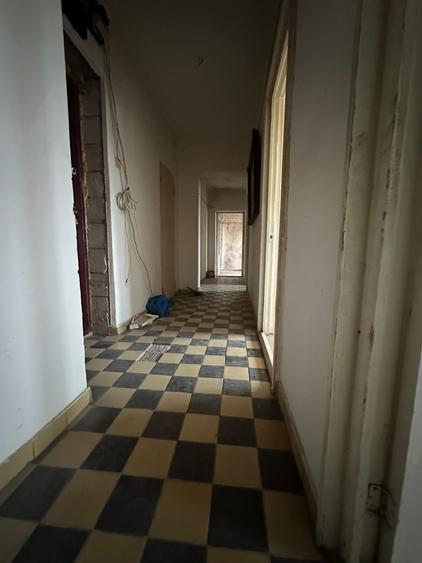 Apartament cu 3 camere decomandat în Călărași