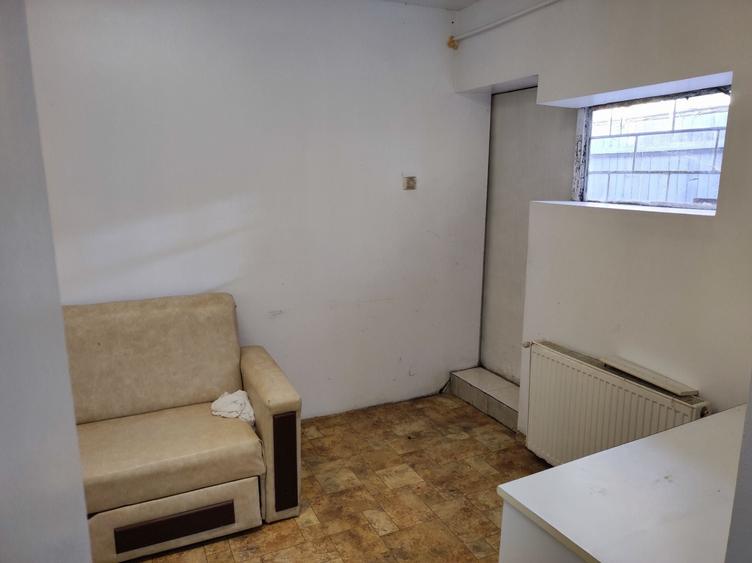 Casă cu 4 camere în Pantelimon