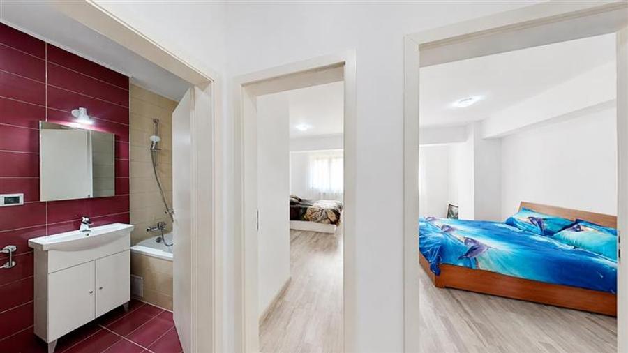 Apartament cu 3 camere decomandat, mobilat în Tractorul