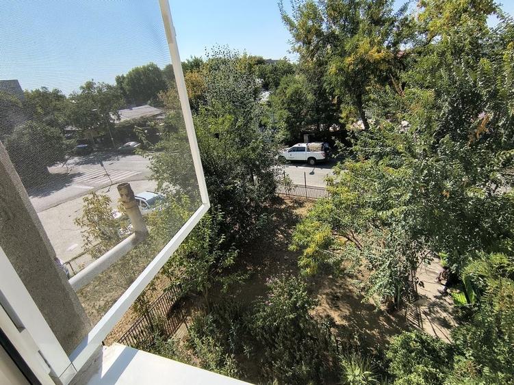 Apartament cu 2 camere semidecomandat în Ferentari
