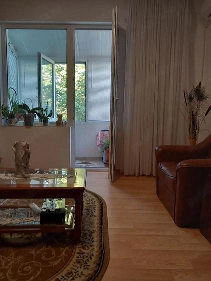 Apartament 2 camere decomandat , zona verde fara trafic auto, la 2 pasi de bulevard.si de b - 6