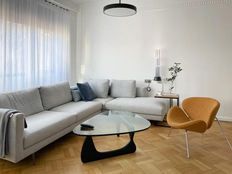 Apartament cu 3 camere decomandat, mobilat în P-ța Romană
