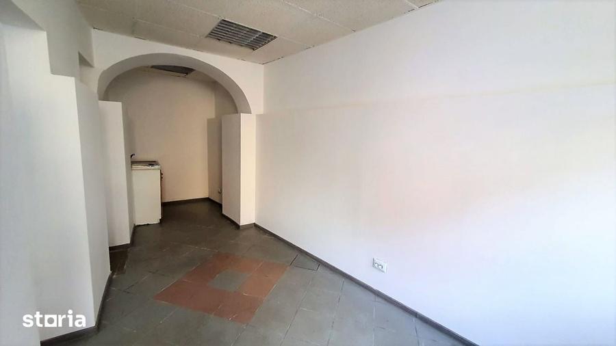 Spațiu comercial, de 45 mp, în Central