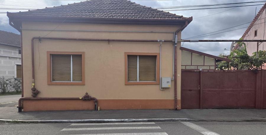 Casă cu 2 camere în Central
