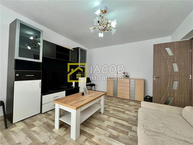 Apartament cu 2 camere decomandat în Central