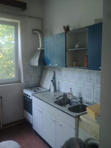 Apartament cu 2 camere semidecomandat în Strezeni