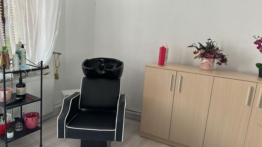 Apartament cu 3 camere semidecomandat, mobilat în Dacia