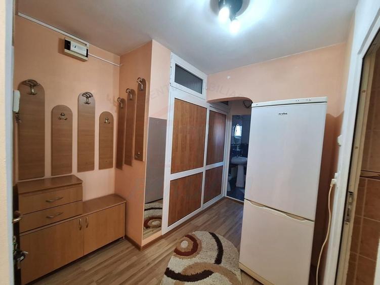 Apartament cu 2 camere decomandat, mobilat în Micro 20