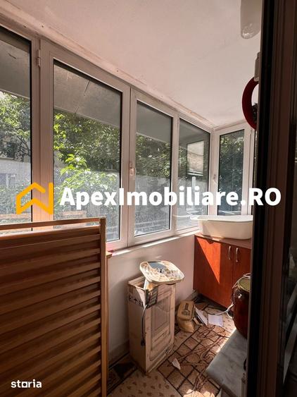 Apartament cu 3 camere decomandat în Drumul Taberei