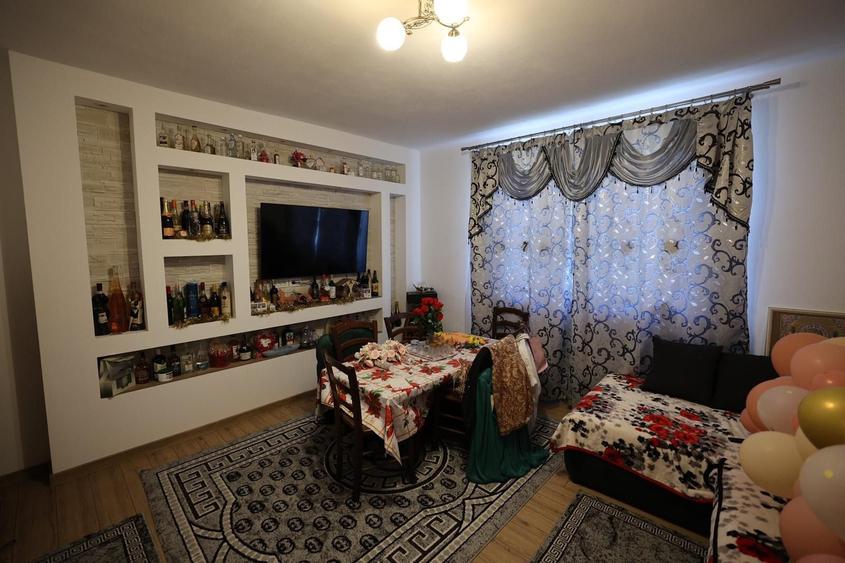 Casă cu 4 camere în Lalașinț