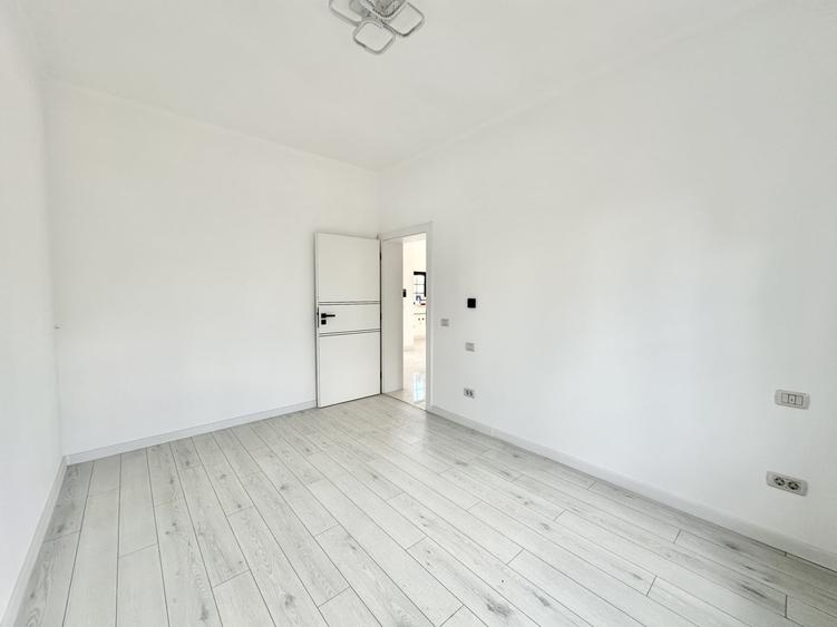 Duplex cu 5 camere cu Canalizare în Giroc