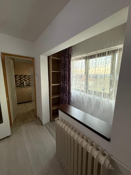 Garsoniera renovata si utilata gata de mutare imediata - 1