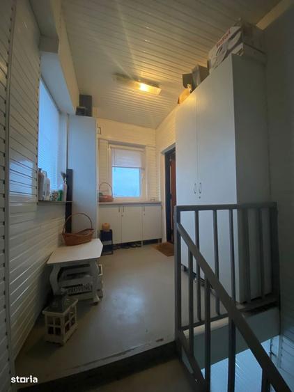 Apartament cu 4 camere decomandat în Contactoare