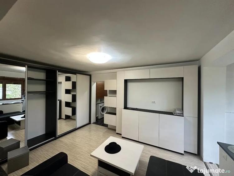 Apartament cu 3 camere semidecomandat în Nord