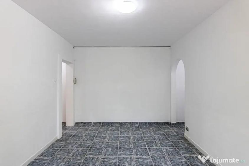 Apartament cu 4 camere semidecomandat în Drumul Taberei