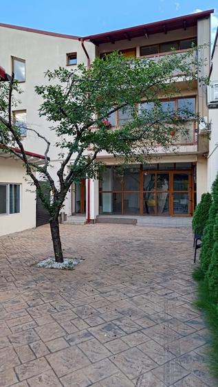 Spațiu comercial, de 100 mp, în Central