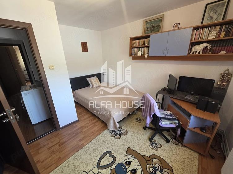 Apartament cu 3 camere semidecomandat în Govândari