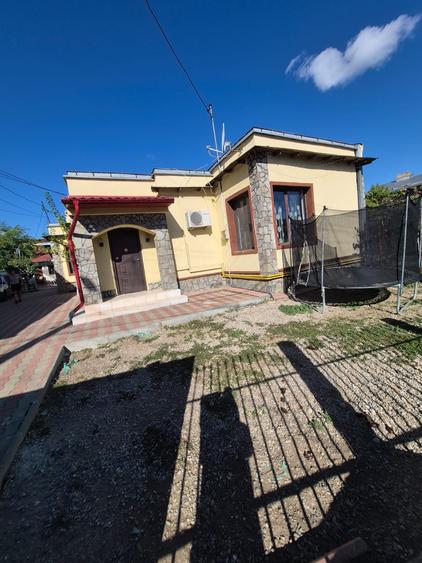 Casă cu 5 camere cu Teren 1000 Mp în Rudului