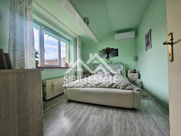 Casă individuală cu 4 camere cu Canalizare în Central