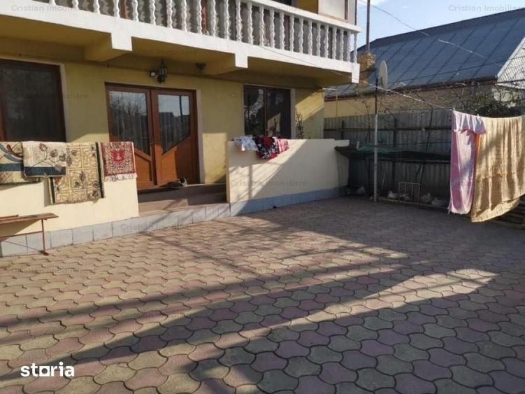 Casă cu 5 camere cu Teren 156 Mp în Lacu Dulce