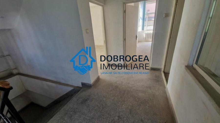 Apartament cu 8 camere decomandat în Ultracentral