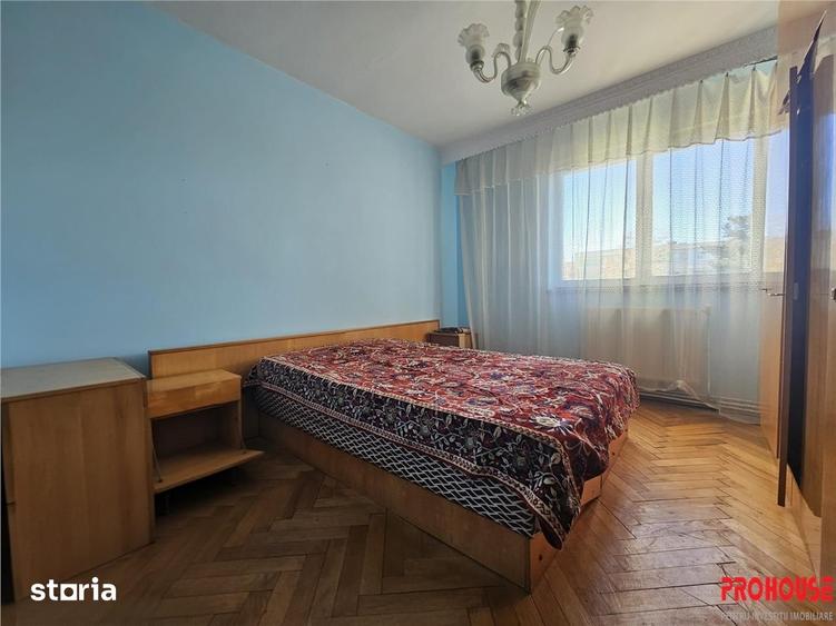Apartament cu 3 camere semidecomandat în Central