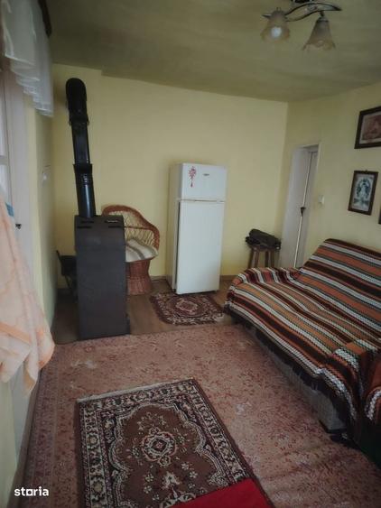 Casă cu 3 camere cu Teren 250 Mp în Chercea