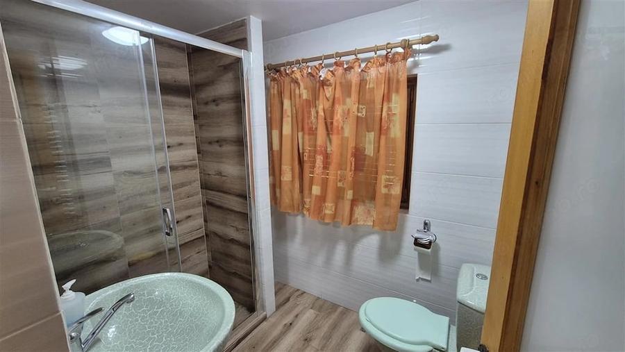 Spațiu comercial, de 280 mp, în Dăești