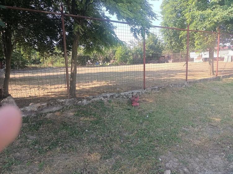 Teren de 1100 mp, în Ograda