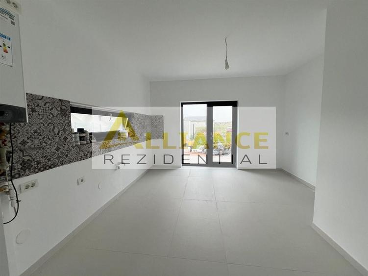 Casă individuală cu 4 camere decomandat cu Canalizare în Berceni