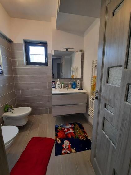 Casă individuală cu 5 camere cu Canalizare în Tărtășești